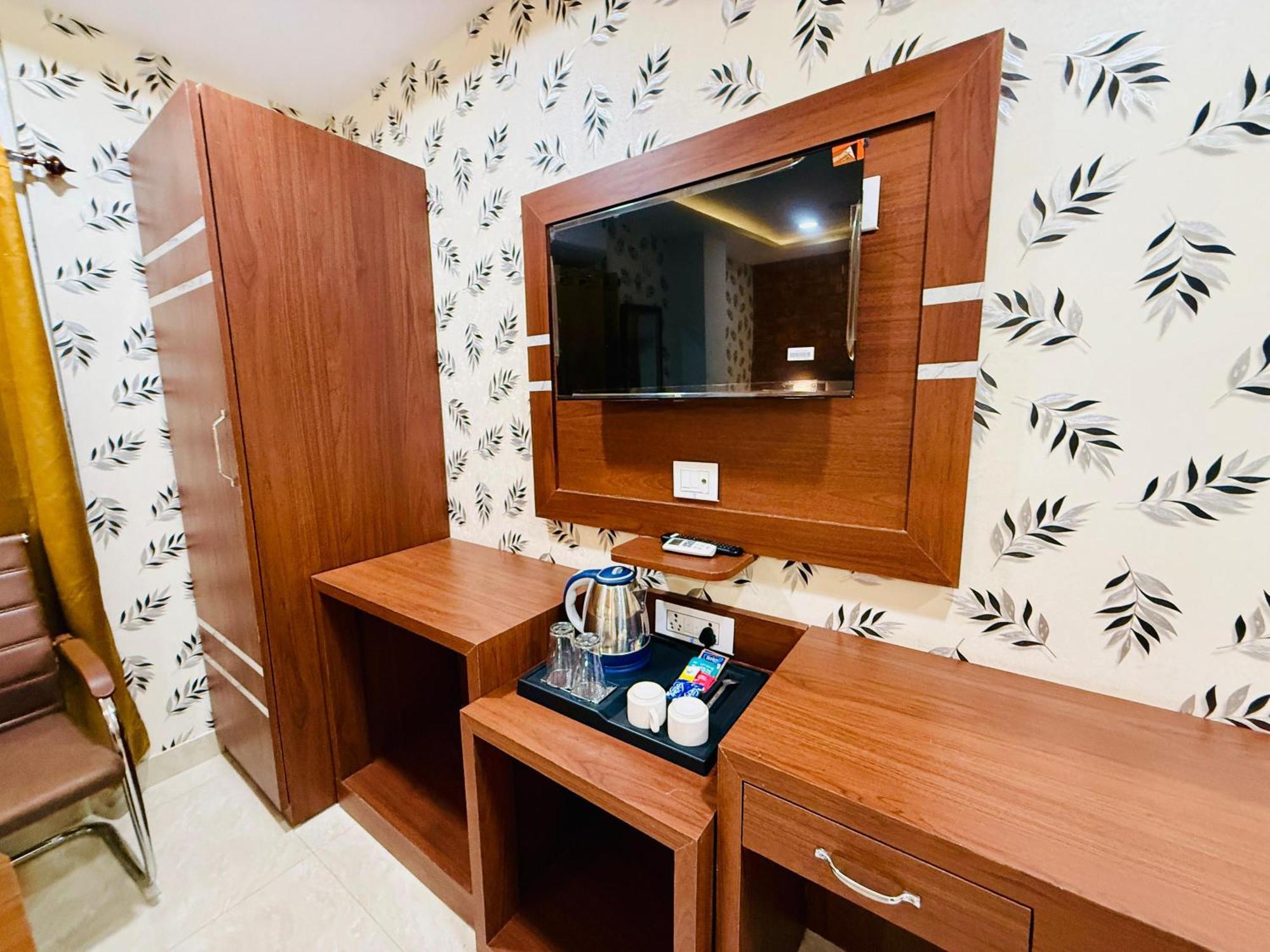 Hotel Golden Crystal باتنا المظهر الخارجي الصورة