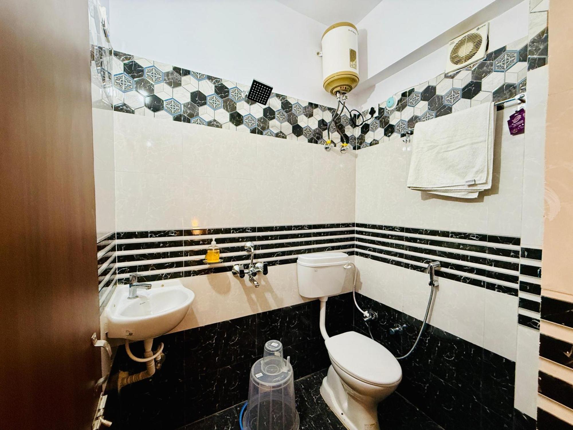 Hotel Golden Crystal باتنا الغرفة الصورة