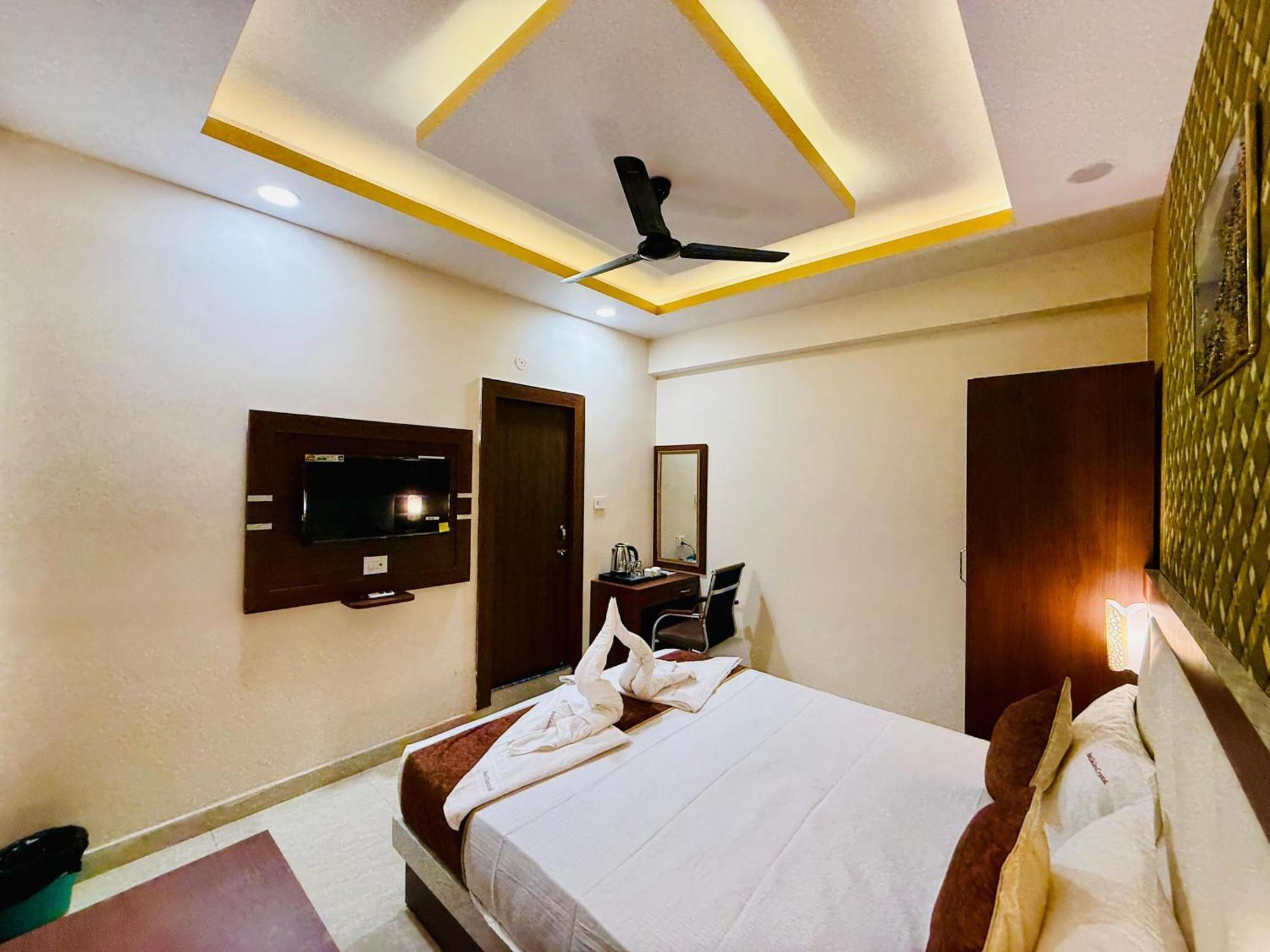 Hotel Golden Crystal باتنا المظهر الخارجي الصورة